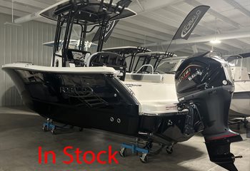 2026 Robalo R232 Explorer Deepwater Black Boat